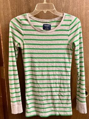 American Eagle Outfitters Green and Light Gray Striped Long Sleeve Tee